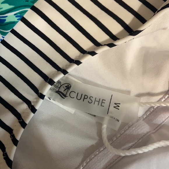 Cupshe palm and striped for peace - Picture 6 of 6